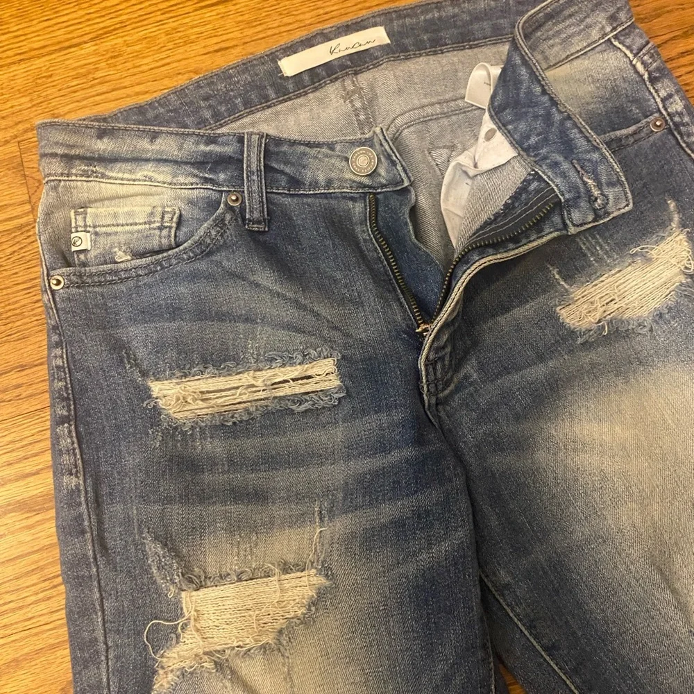 Mid- high raise destress pants - Picture 5 of 7